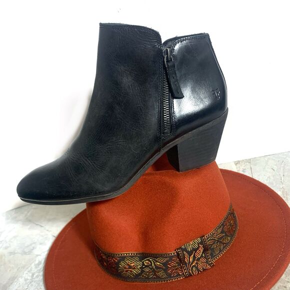 Frye Black Leather Stacked Heel Zippered Ankle Boots Women’s Size 9 M - Picture 3 of 16